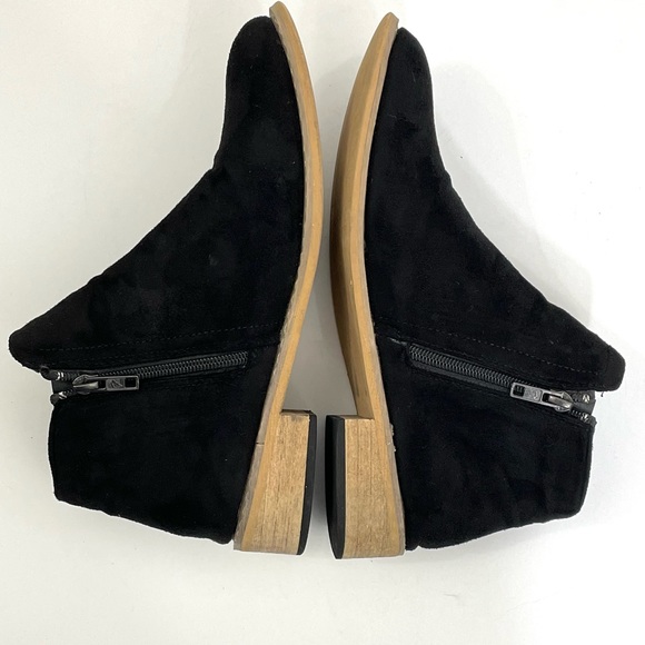 SEVEN 7 ~Womens Black Vegan Suede Booti Ankle Boots Side Zip Size 9 - Picture 8 of 14